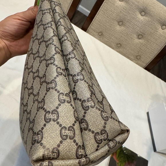 Authentic Gucci Plus Shoulder Bag with Iconic Sherry Line Design - Picture 5 of 12